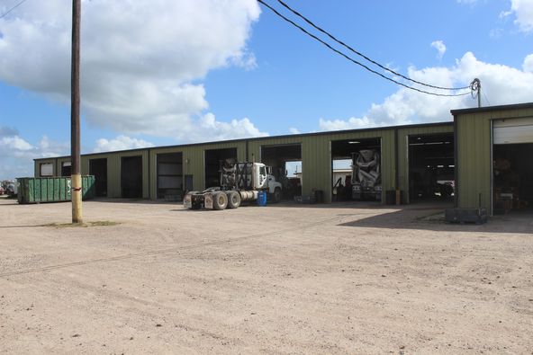 9305 U.S. 59, Victoria, TX 77905